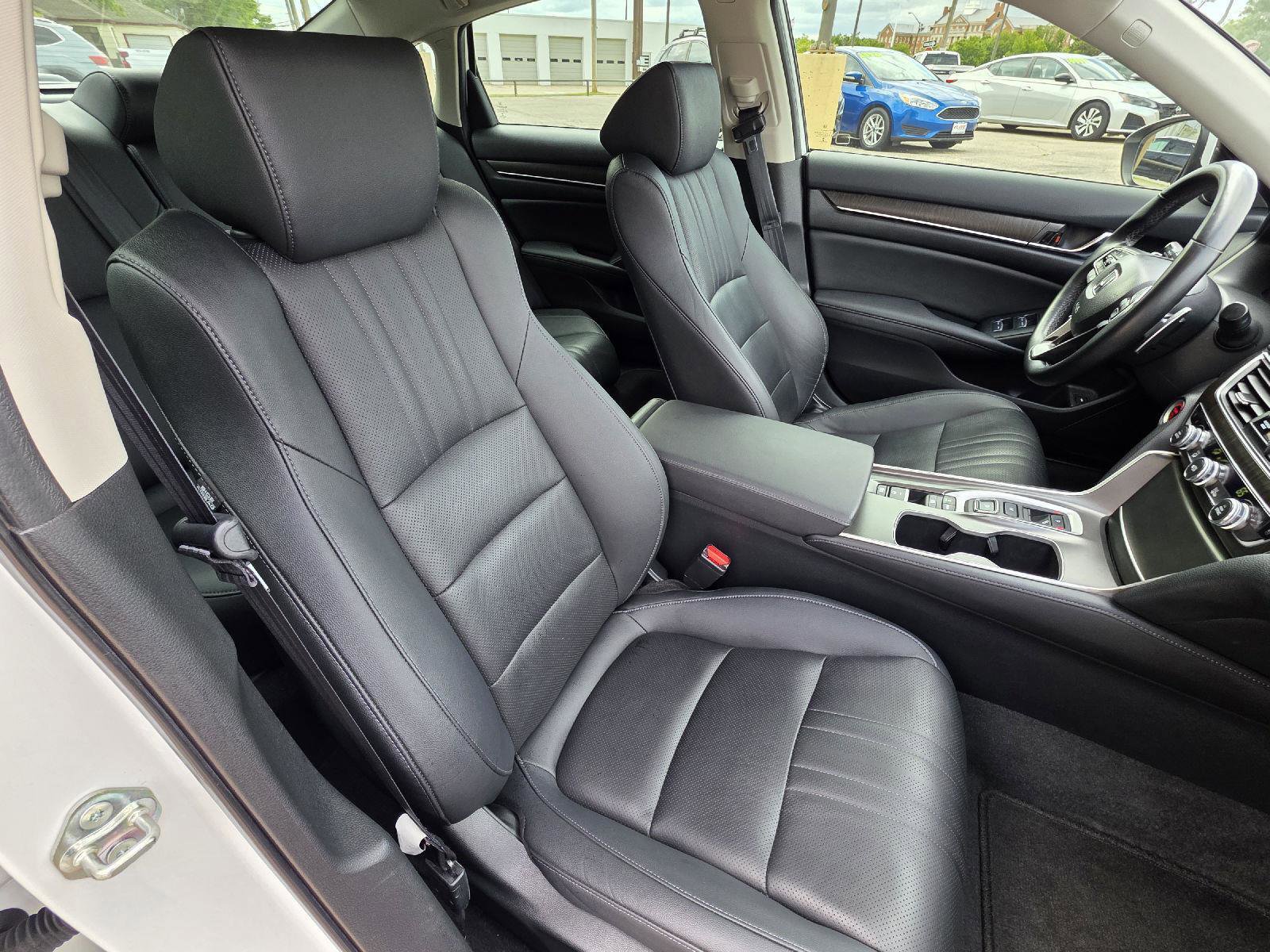 Used 2020 Honda Accord Touring image 33