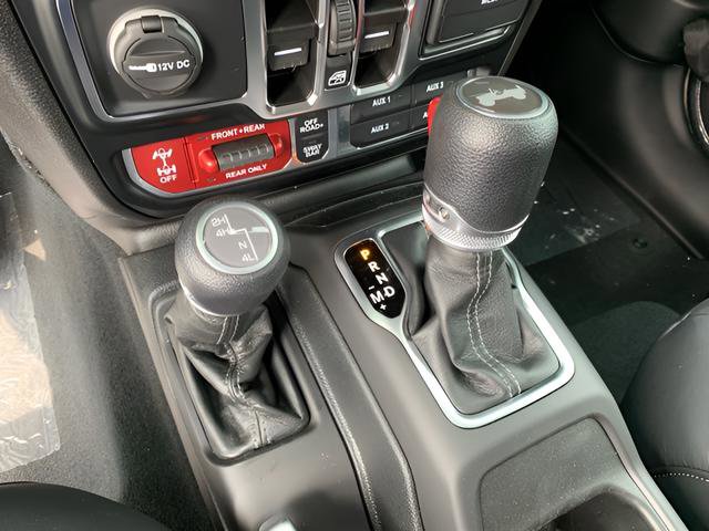 New 2024 Jeep Wrangler Unlimited Rubicon w/ Technology Group image 23