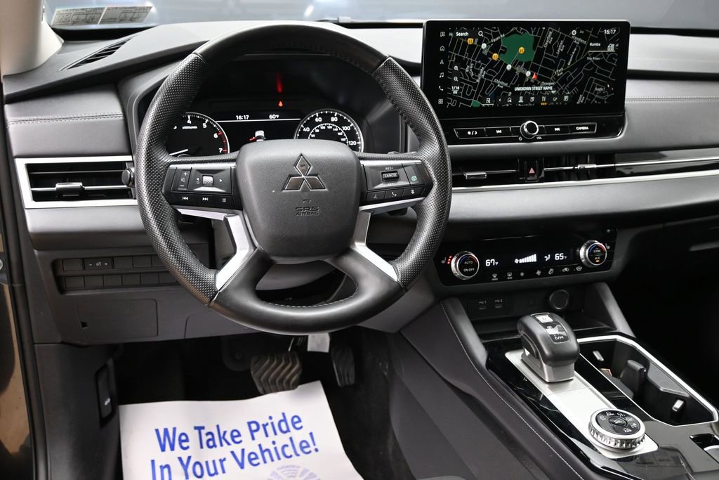 Used 2025 Mitsubishi Outlander SE AWD/4WD image 31