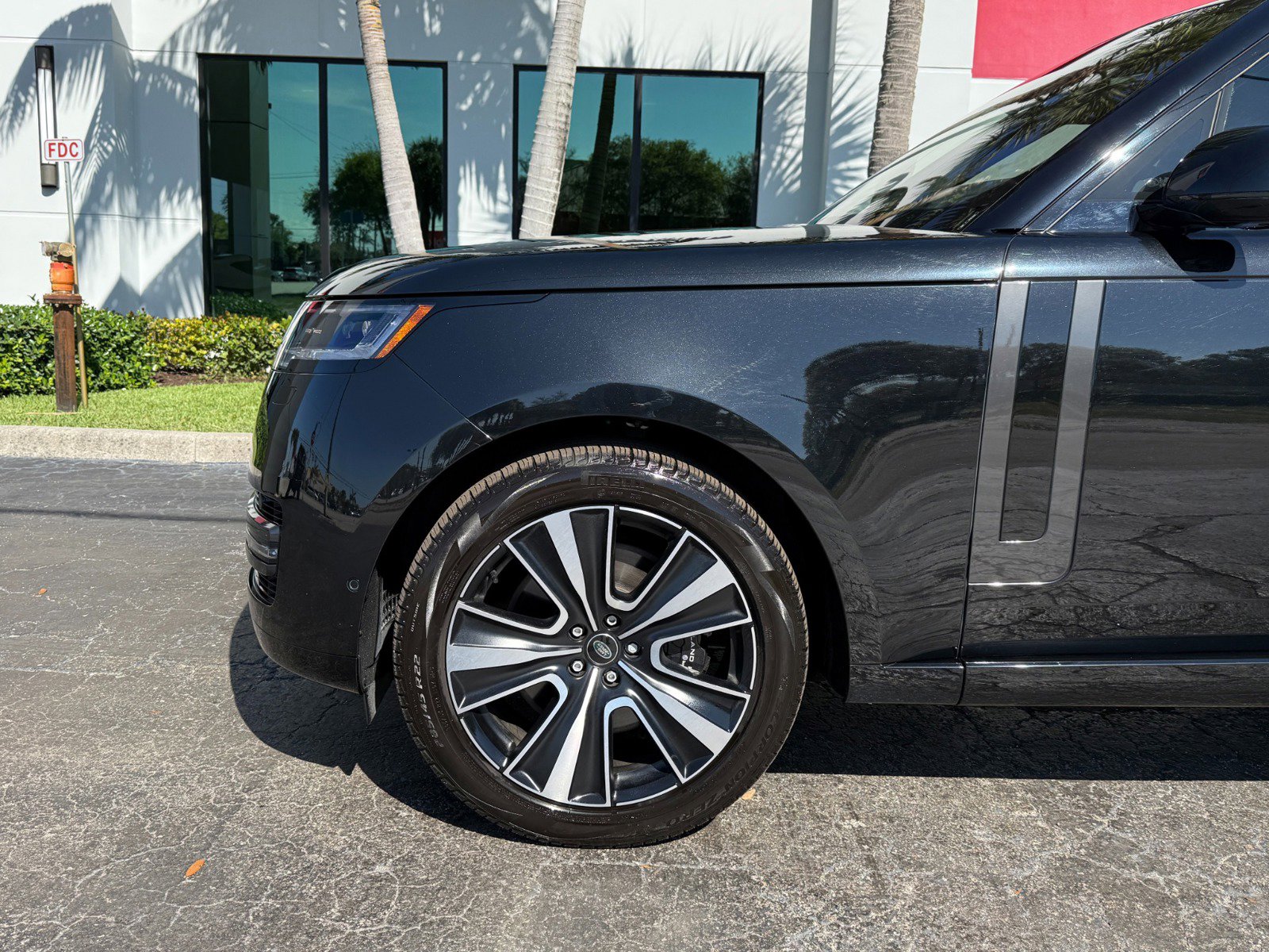 Used 2023 Land Rover Range Rover SE AWD/4WD image 13