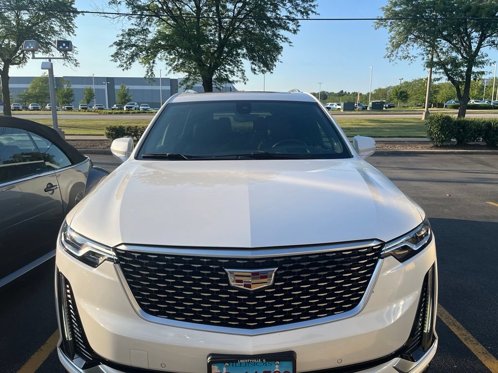 Used 2020 Cadillac XT6 Premium Luxury AWD/4WD image 2