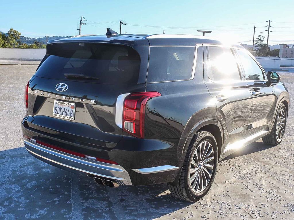 Used 2023 Hyundai Palisade Calligraphy image 6
