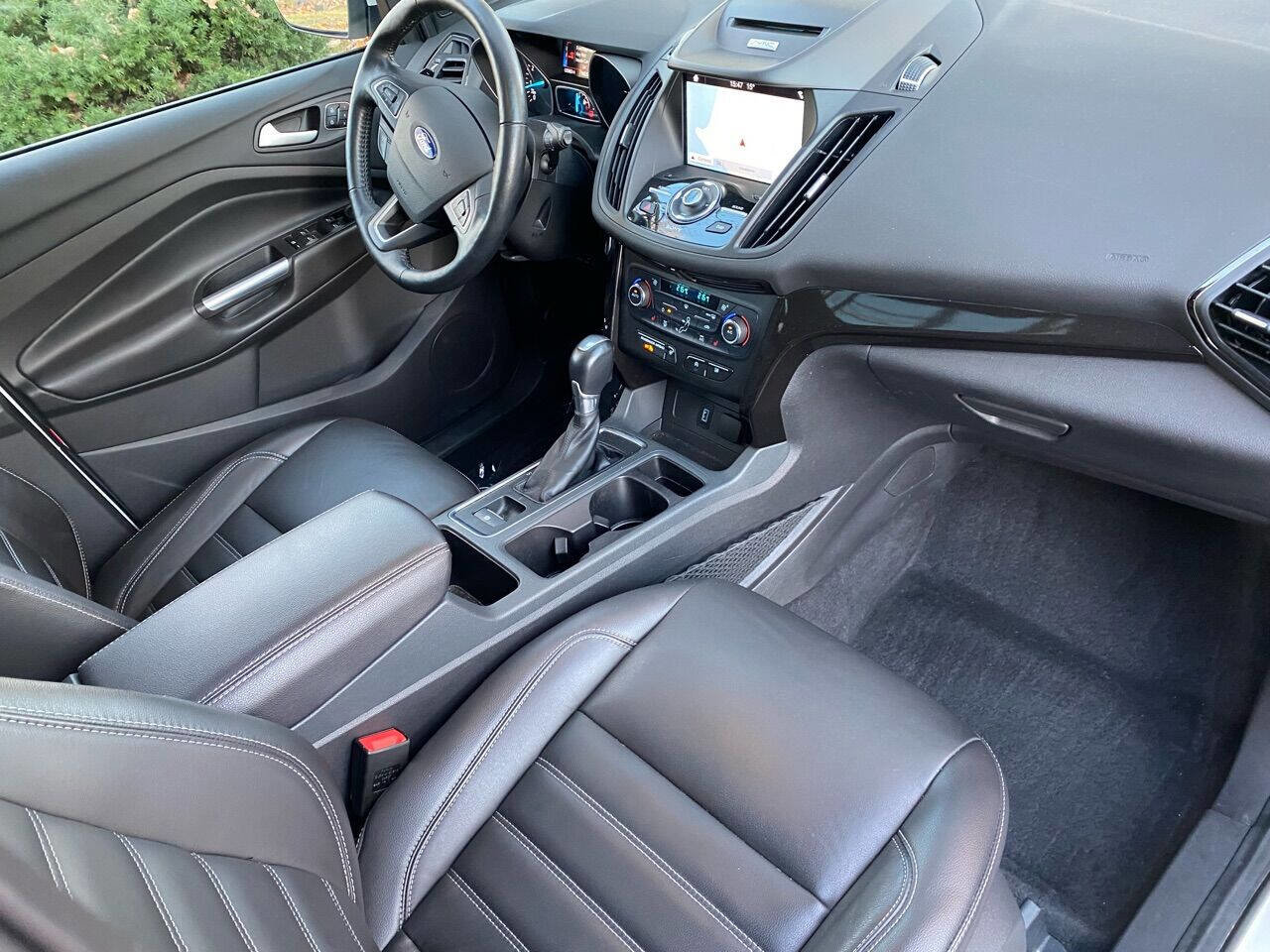 Used 2017 Ford Escape Titanium w/ Canadian Touring Package image 9