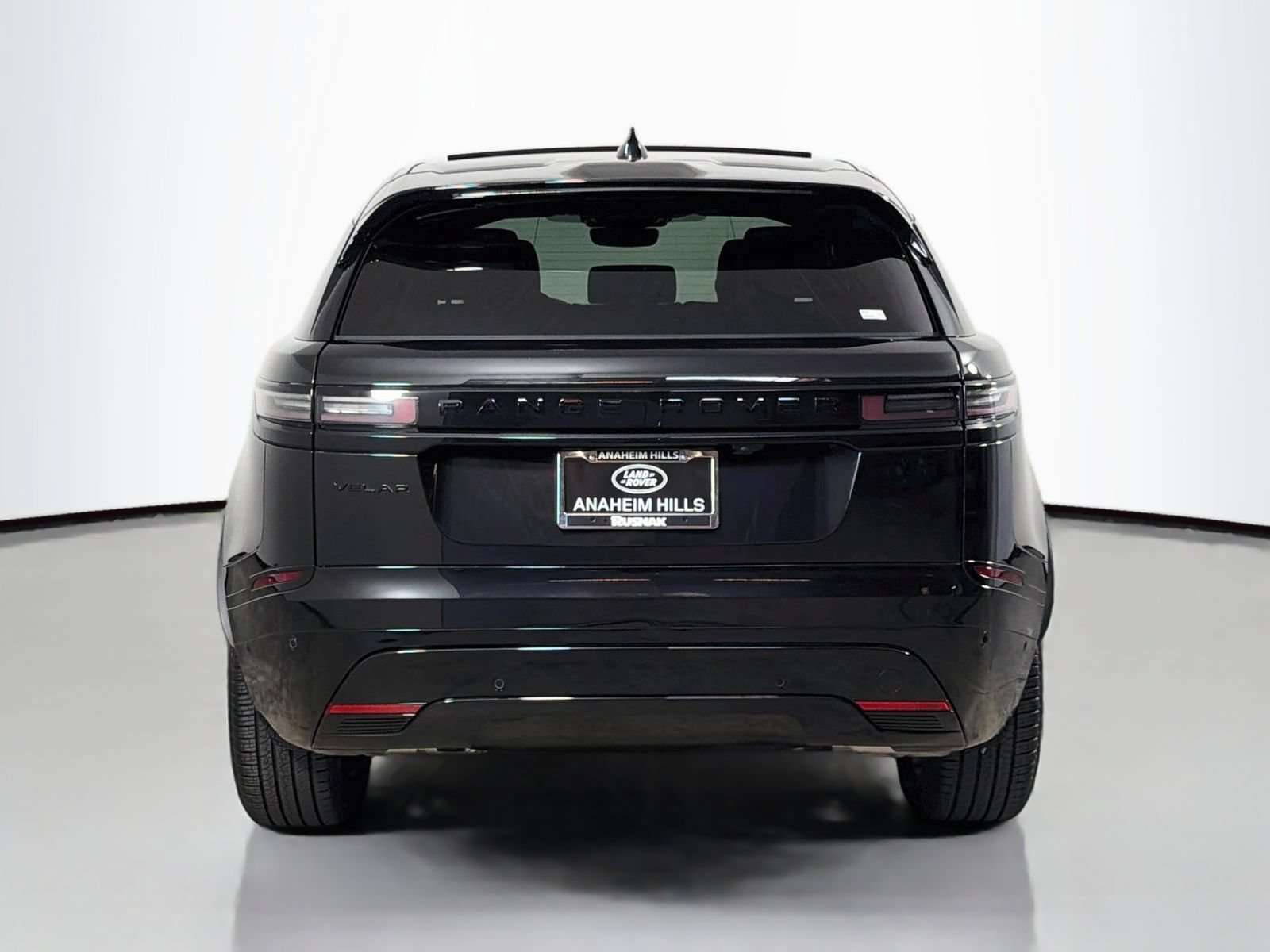 Used 2026 Land Rover Range Rover Velar Dynamic SE AWD/4WD image 4
