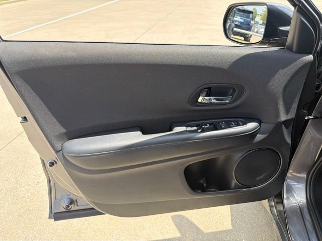 Used 2022 Honda HR-V LX image 9