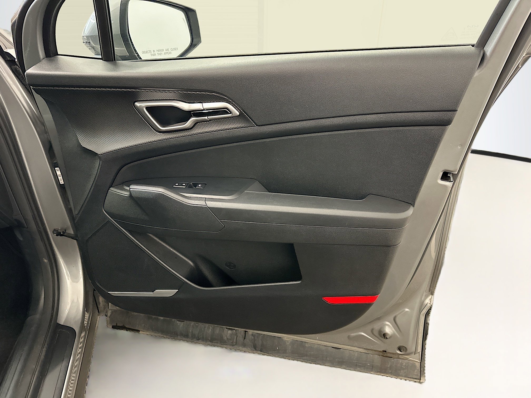 Used 2025 Kia Sportage LX image 32