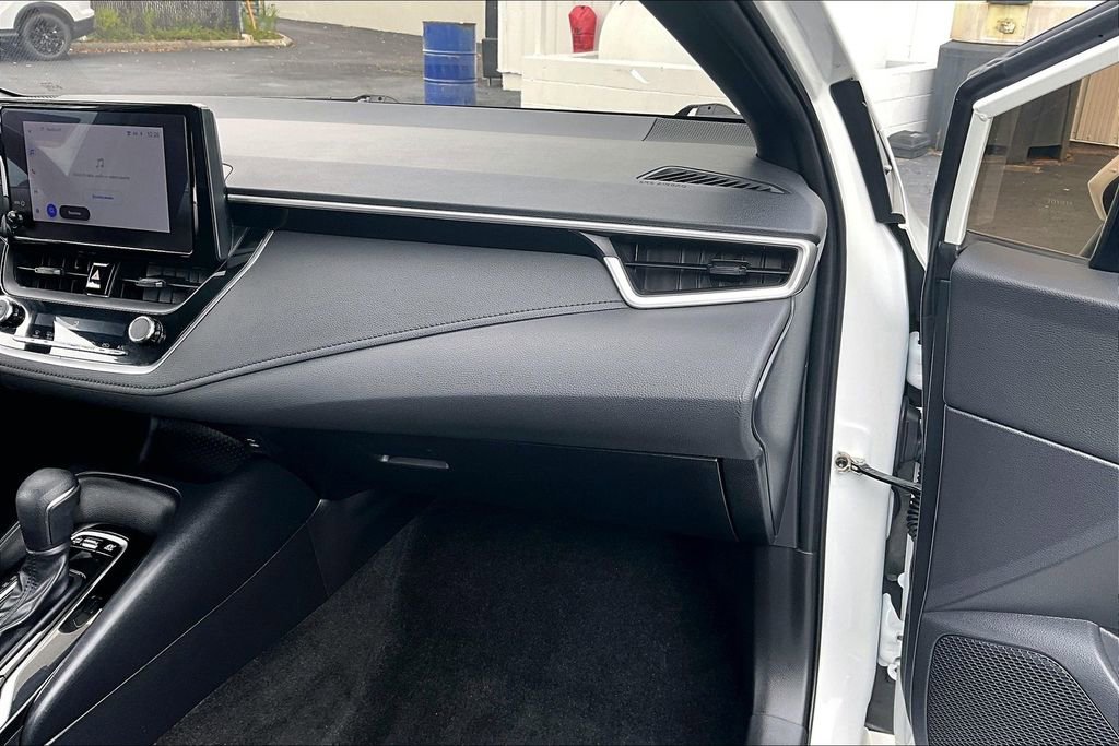 Used 2023 Toyota Corolla SE w/ SE Package image 24