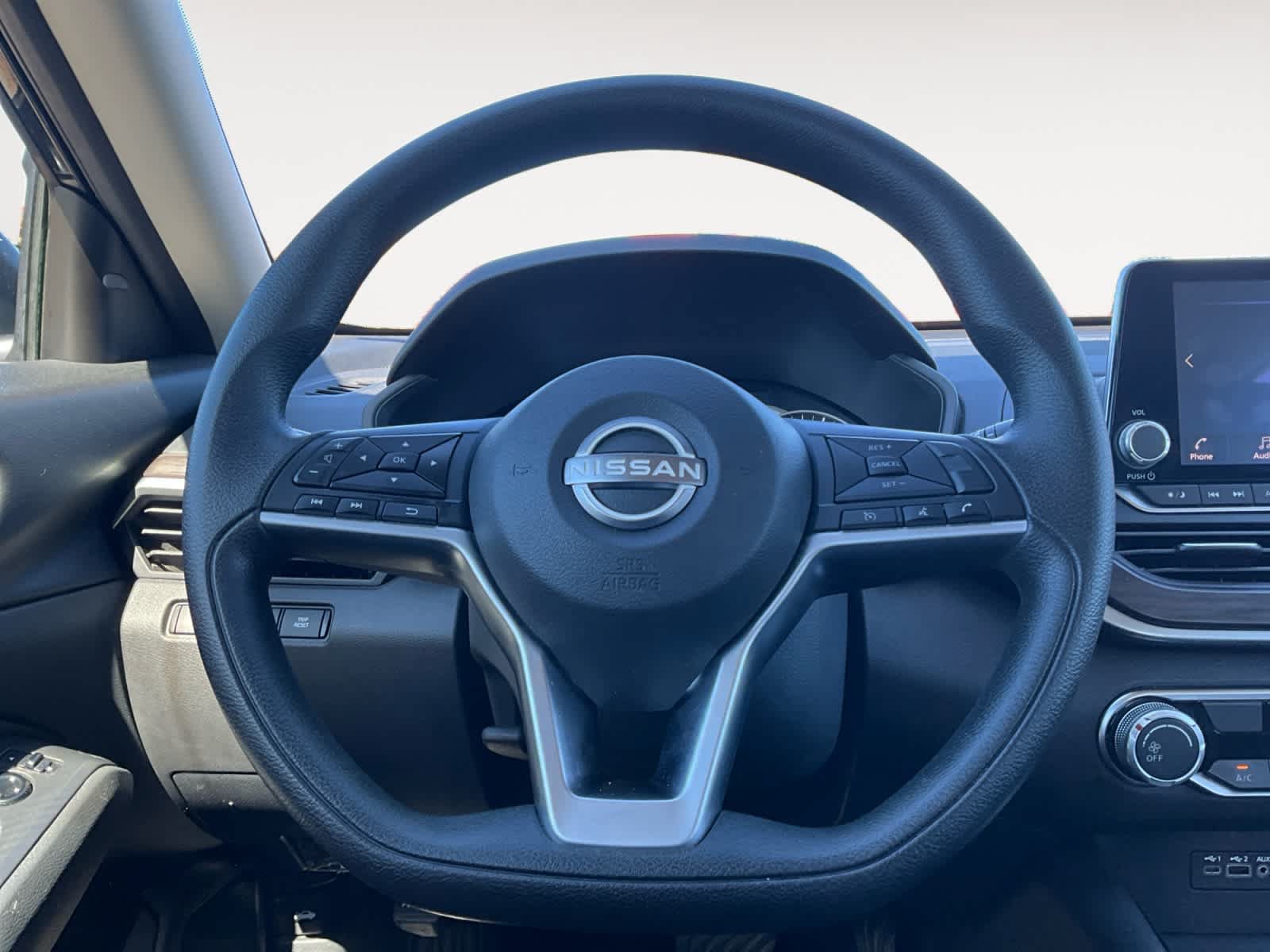 Used 2024 Nissan Altima 2.5 SV FWD image 12