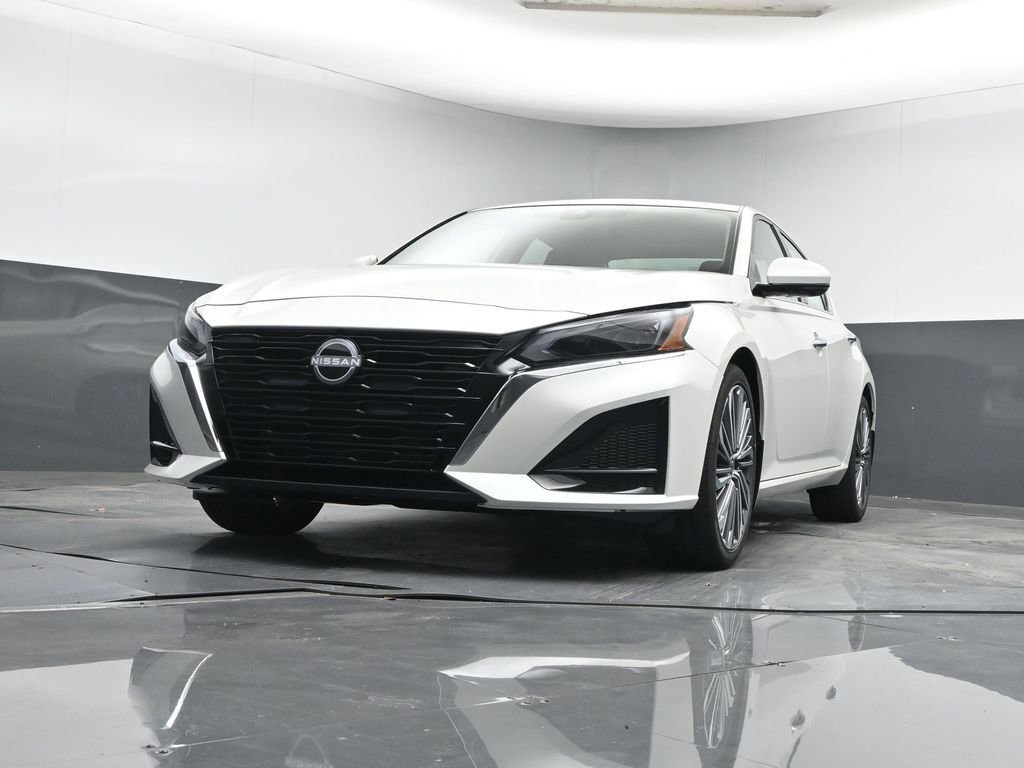 New 2025 Nissan Altima 2.5 SL image 9
