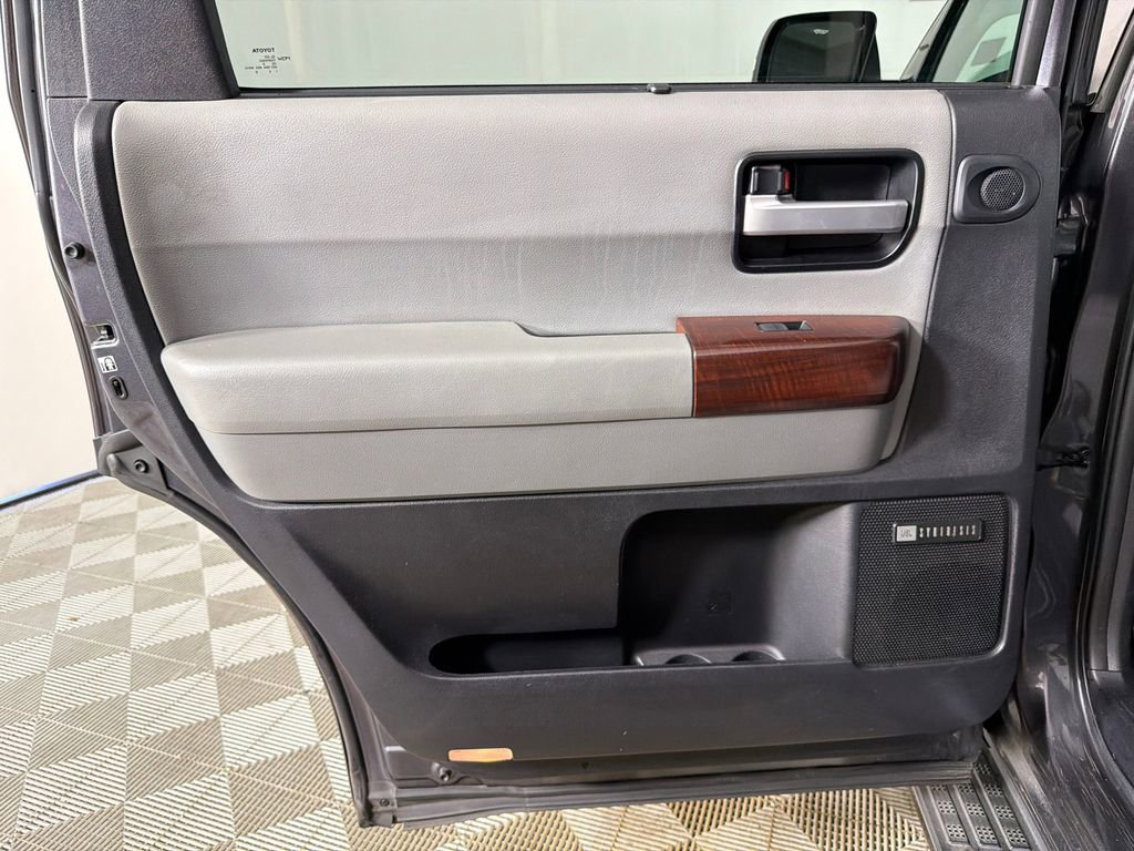 Used 2017 Toyota Sequoia Platinum image 24