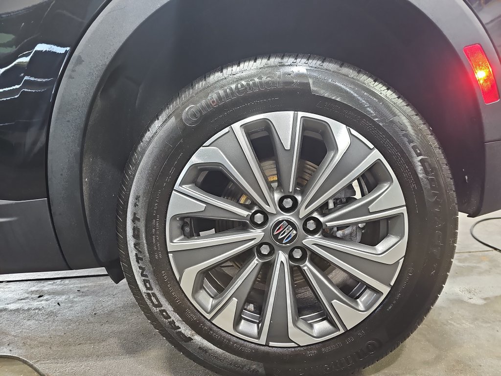 Certified 2024 Buick Envision Preferred AWD/4WD image 38