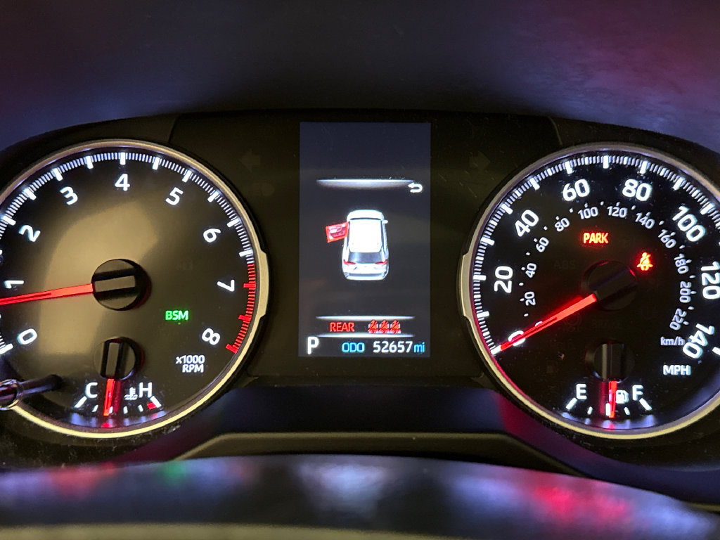 Used 2020 Toyota RAV4 XLE Premium FWD image 30