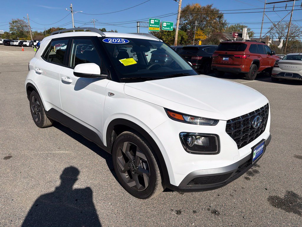Used 2026 Hyundai Venue SEL FWD image 4