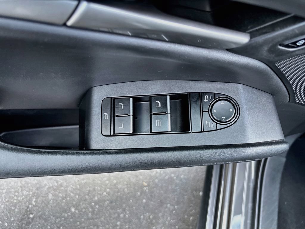 Used 2021 MAZDA MAZDA3 s FWD image 18