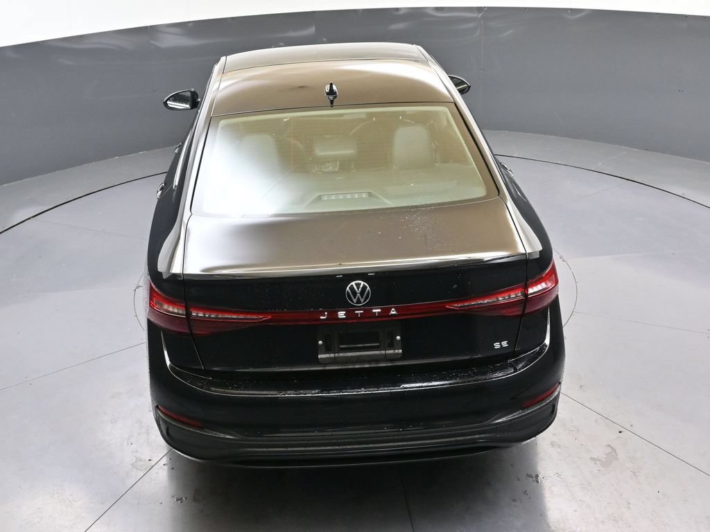 Certified 2026 Volkswagen Jetta SE w/ Black Wheel Package FWD image 38