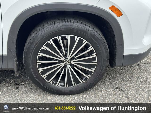 Certified 2025 Volkswagen Tiguan S w/ 18" Wheel Package image 7