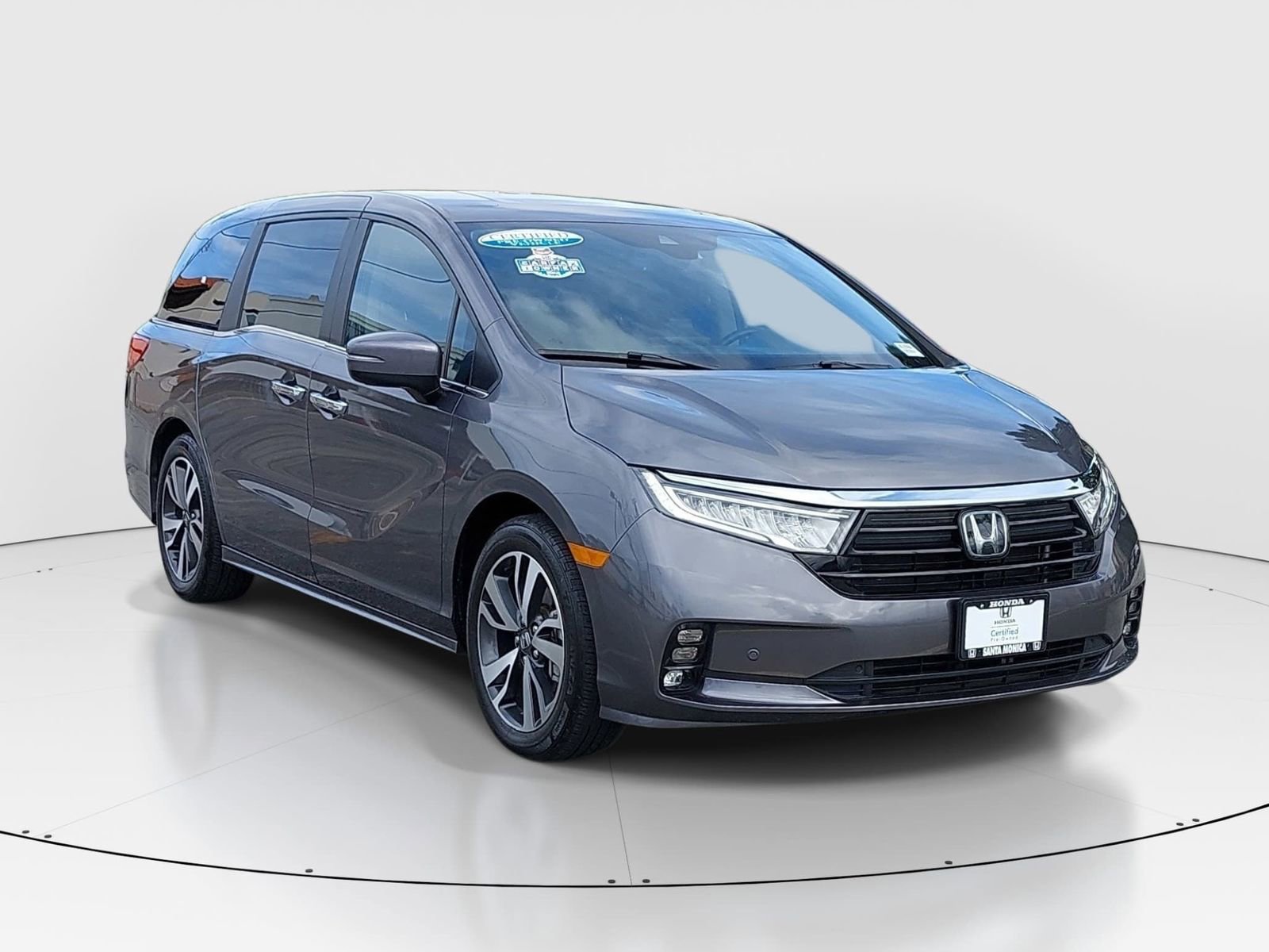 Certified 2024 Honda Odyssey Touring image 3