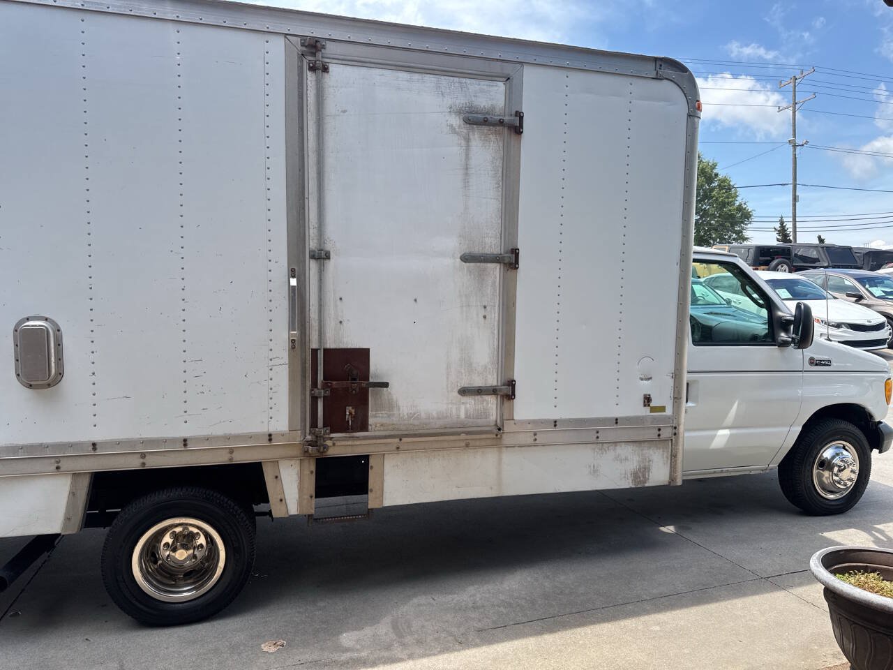 Used 2003 Ford E-450 and Econoline 450 RWD image 7