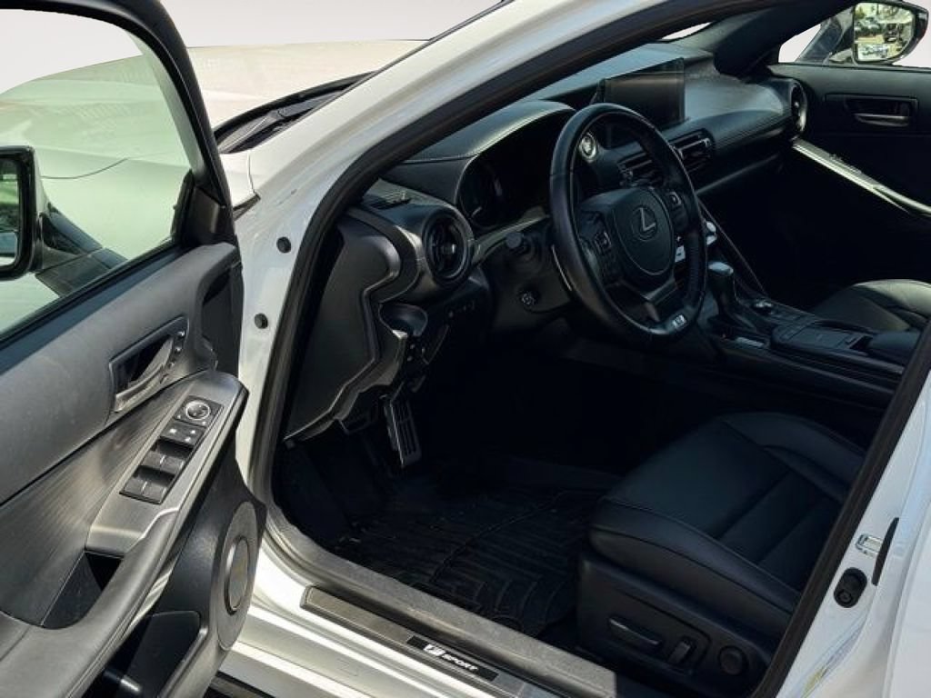 Used 2024 Lexus IS 500 RWD image 9