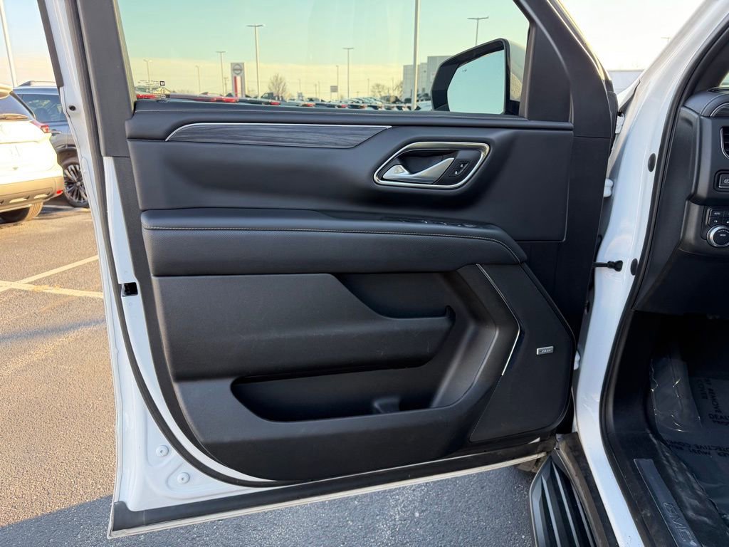 Used 2022 GMC Yukon XL SLT image 13