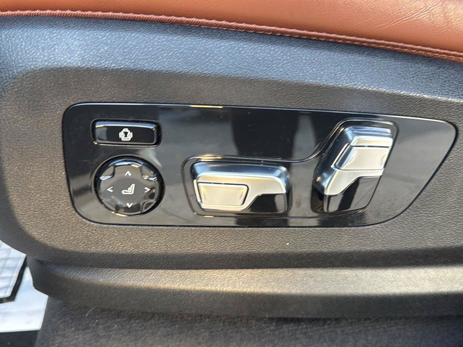 Used 2023 BMW X5 M50i w/ Executive Package AWD/4WD image 17
