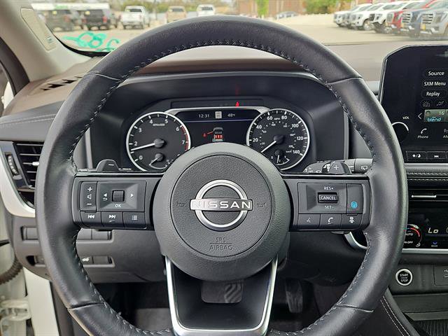 Used 2023 Nissan Rogue SL w/ SL Premium Package image 18