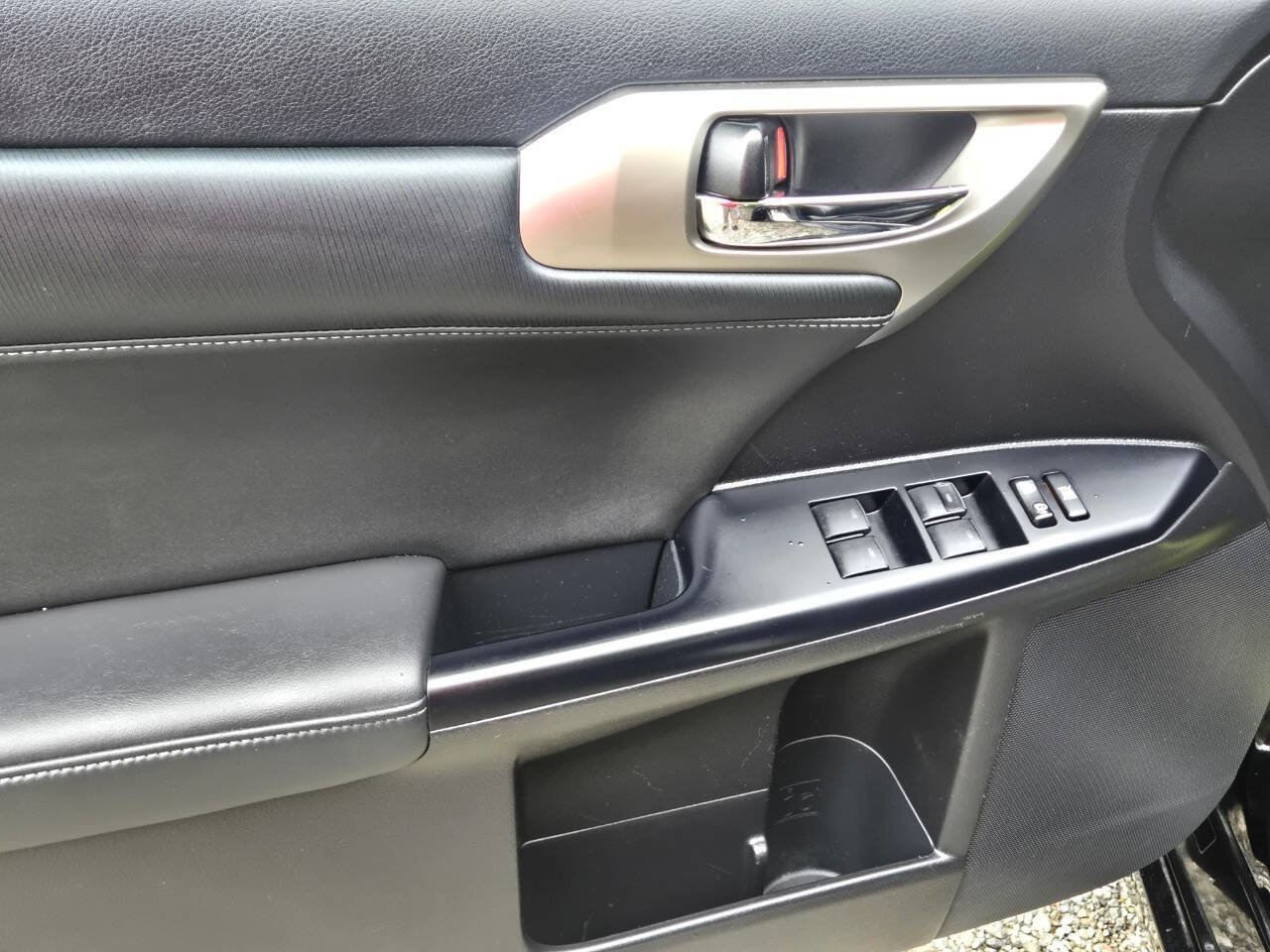 Used 2014 Lexus CT 200h Base 4dr Hatchback image 25