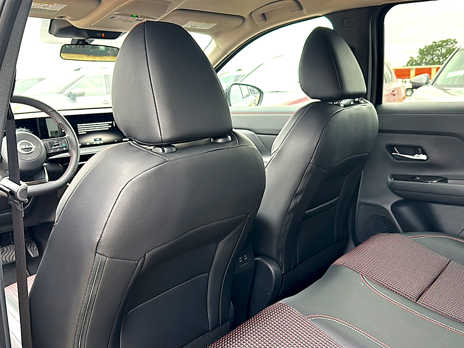 New 2026 Nissan Kicks SR w/ Cold Weather Package FWD image 14
