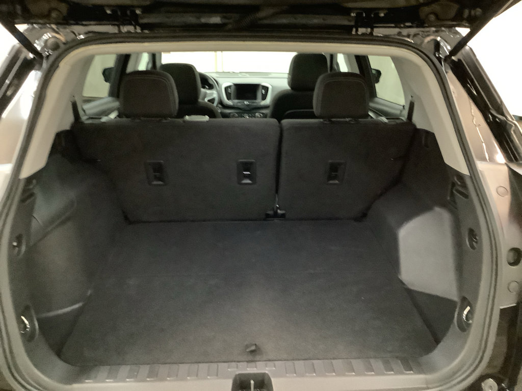 Used 2022 GMC Terrain SLE w/ Driver Convenience Package FWD image 8