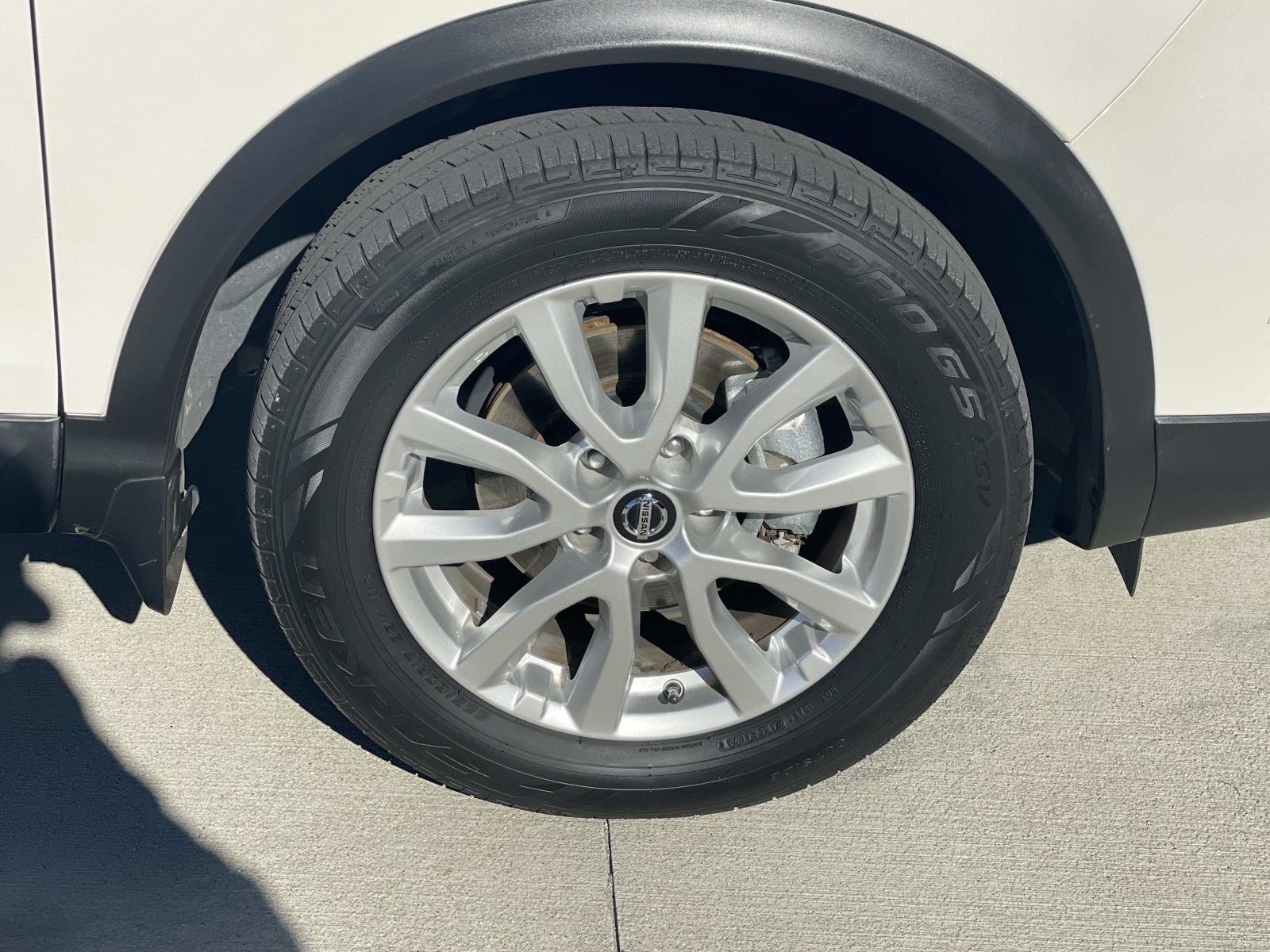 Used 2021 Nissan Rogue Sport SV image 30