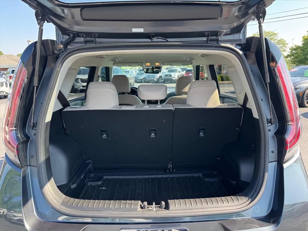 Certified 2025 Kia Soul LX FWD image 10