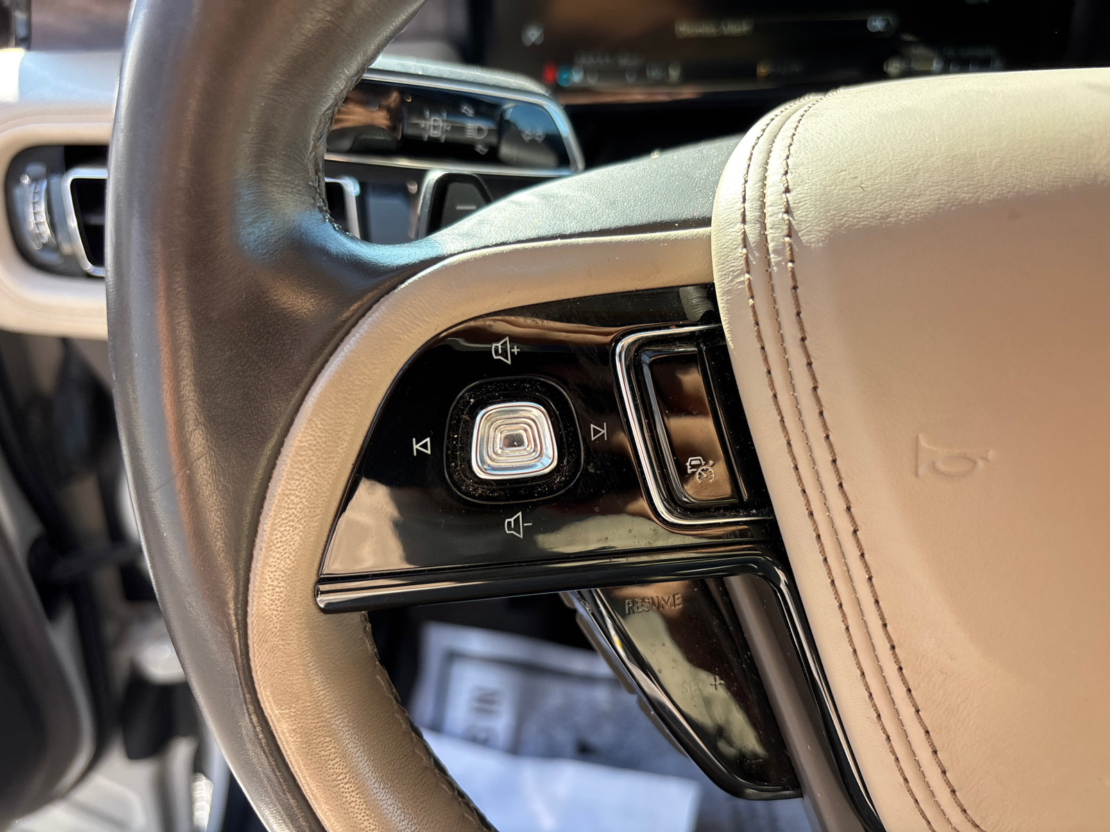 Certified 2020 Lincoln Aviator Reserve w/ Equipment Group 202A AWD/4WD image 17