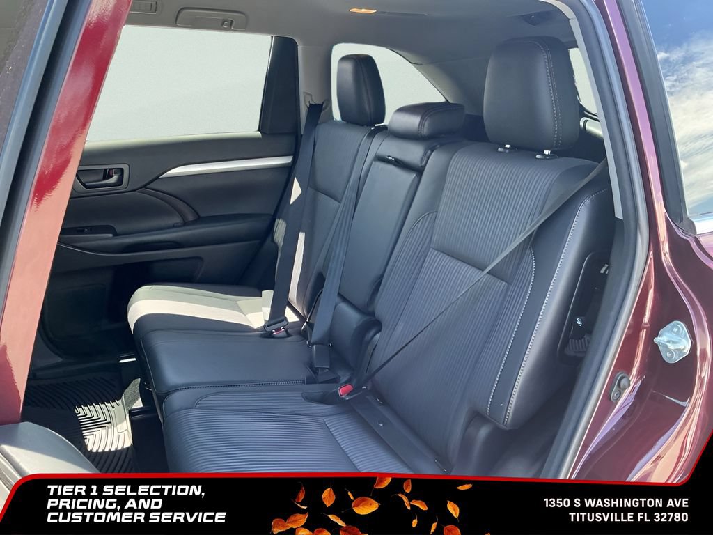 Used 2018 Toyota Highlander Plus w/ Carpet Mat Package (TMS) AWD/4WD image 19