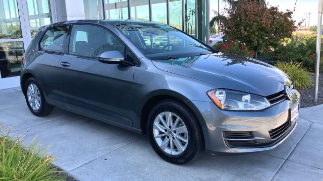 Used 2015 Volkswagen Golf S FWD image 3