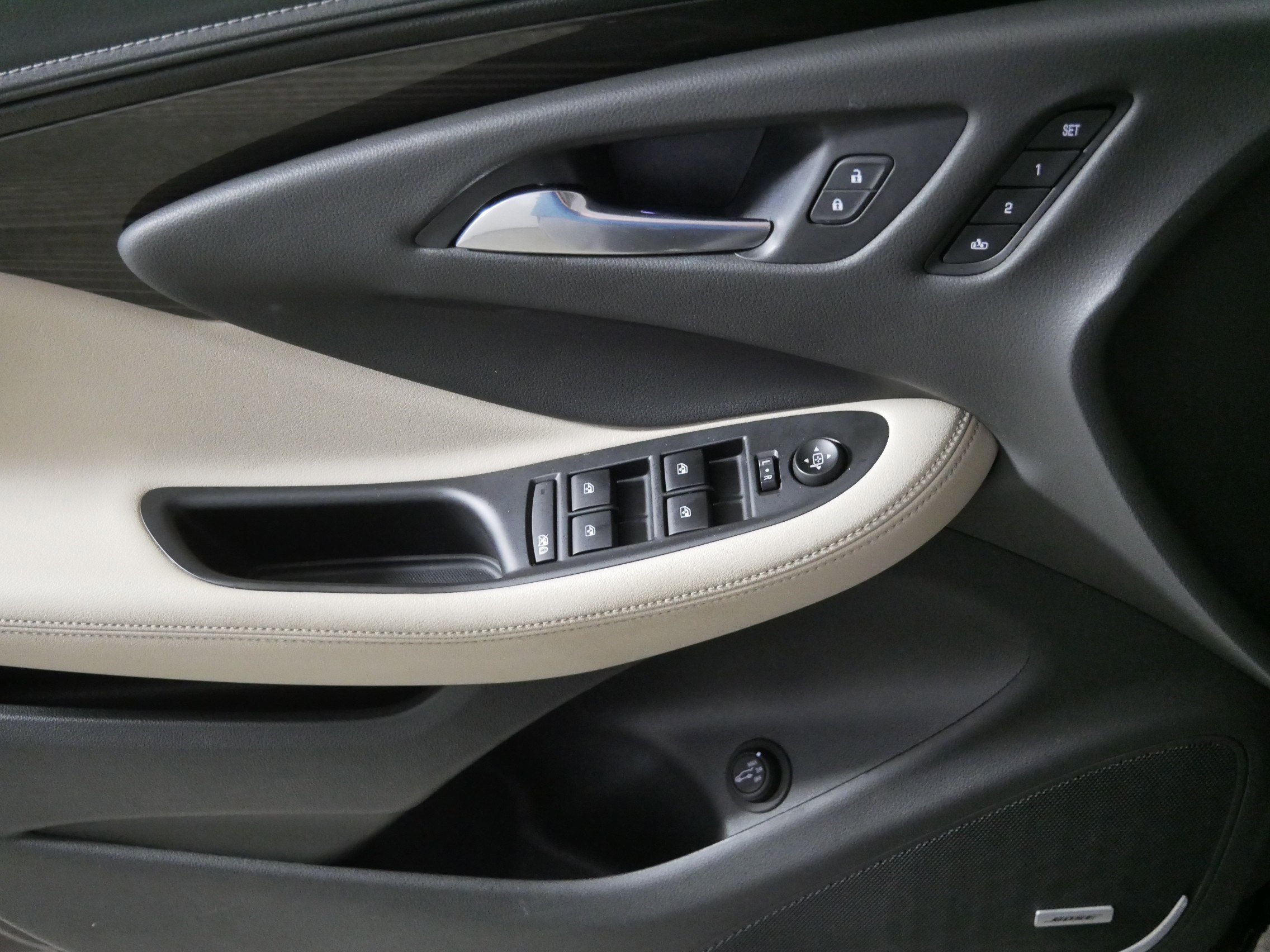 Used 2020 Buick Envision Premium w/ Driver Confidence Package image 19