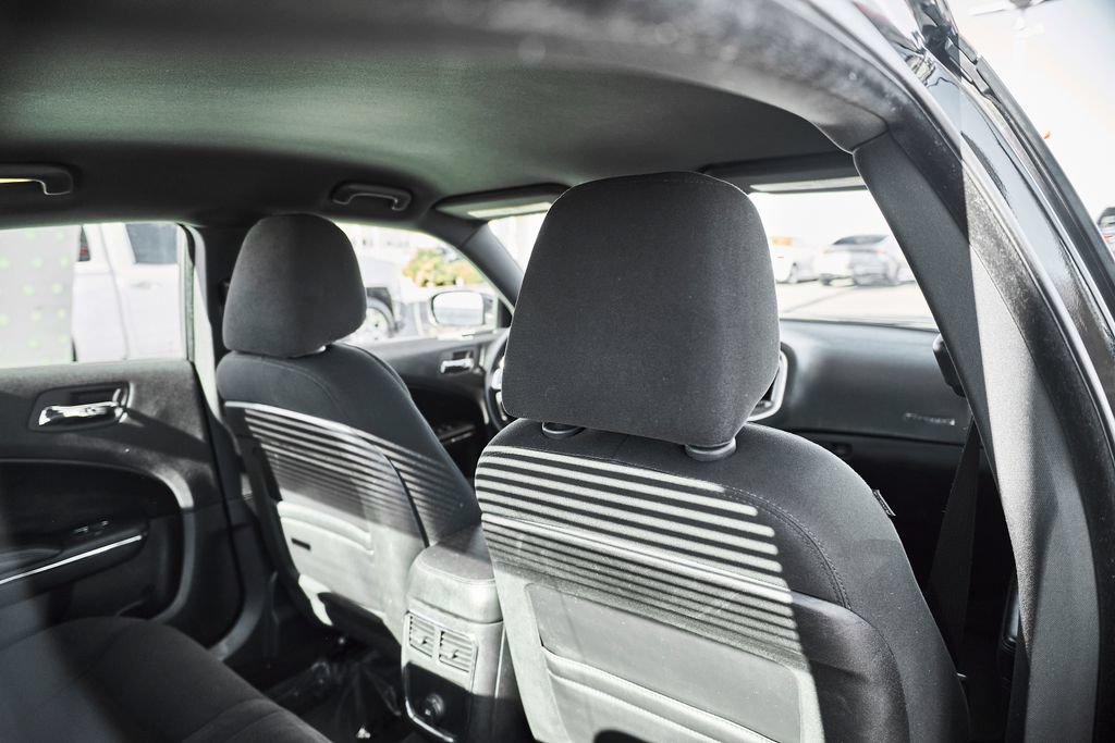 Used 2013 Dodge Charger SE RWD image 38