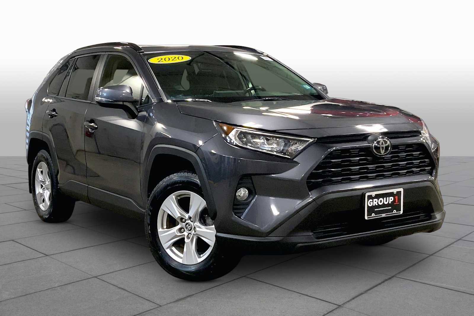 Used 2020 Toyota RAV4 XLE w/ Convenience Package AWD/4WD image 3