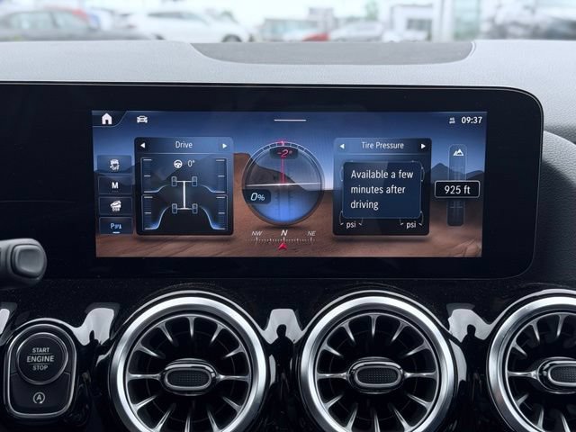 Used 2025 Mercedes-Benz GLA 250 4MATIC image 39