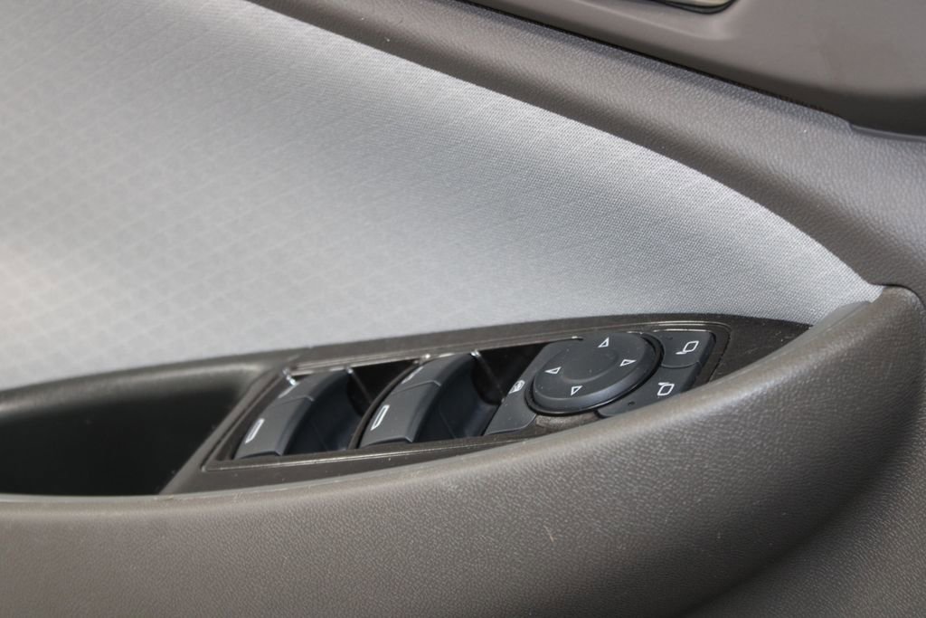 Used 2024 Chevrolet Malibu LT image 35