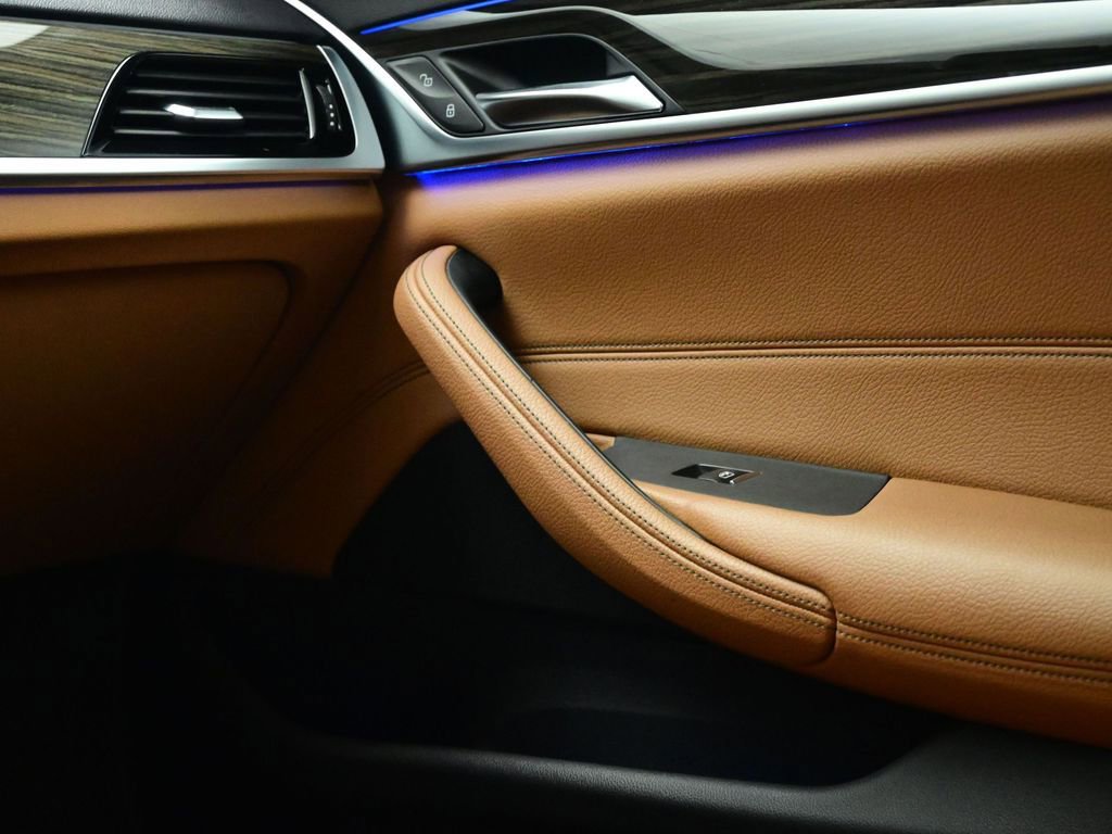 Used 2018 BMW 540i image 44