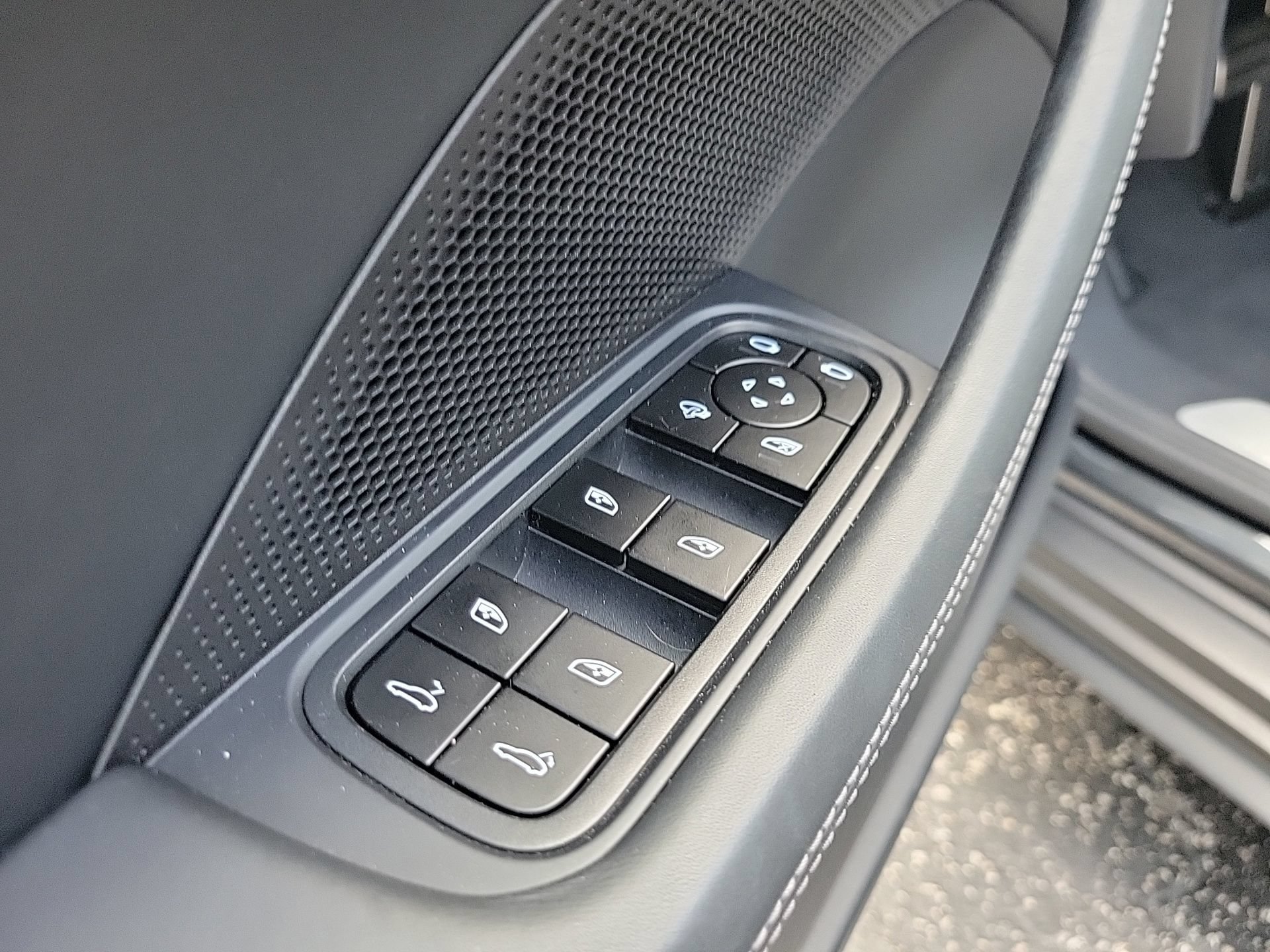Used 2024 Porsche Panamera w/ Premium Package RWD image 22
