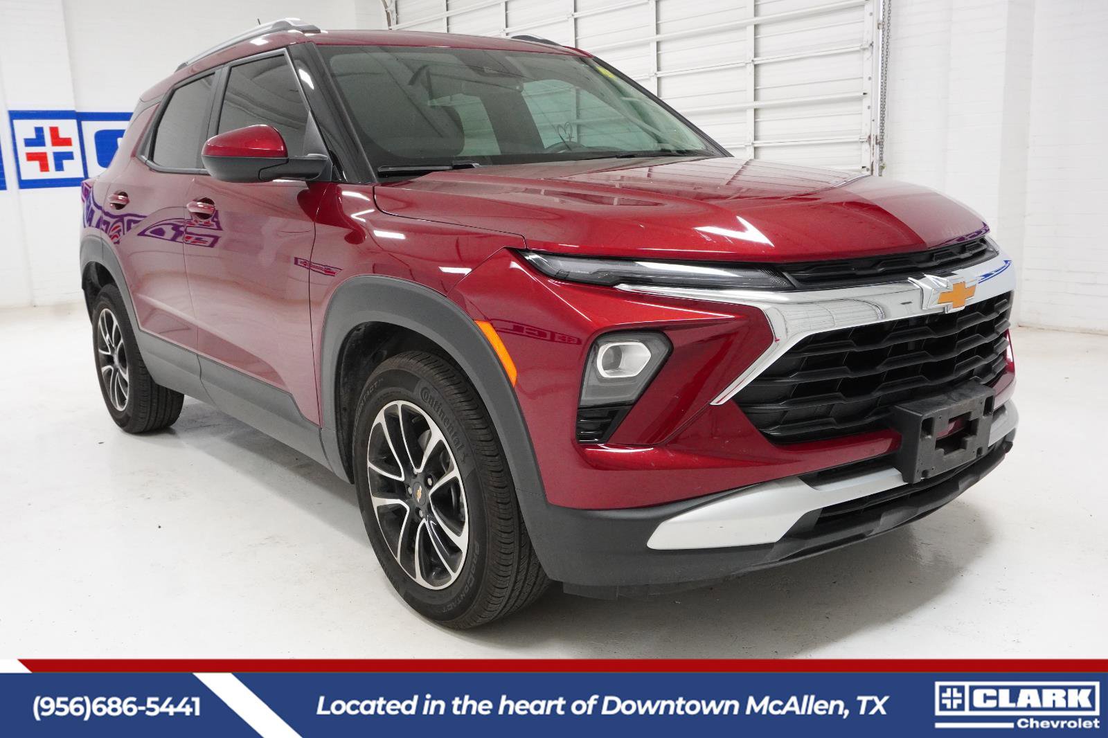 Used 2025 Chevrolet TrailBlazer LT w/ Convenience Package FWD image 3