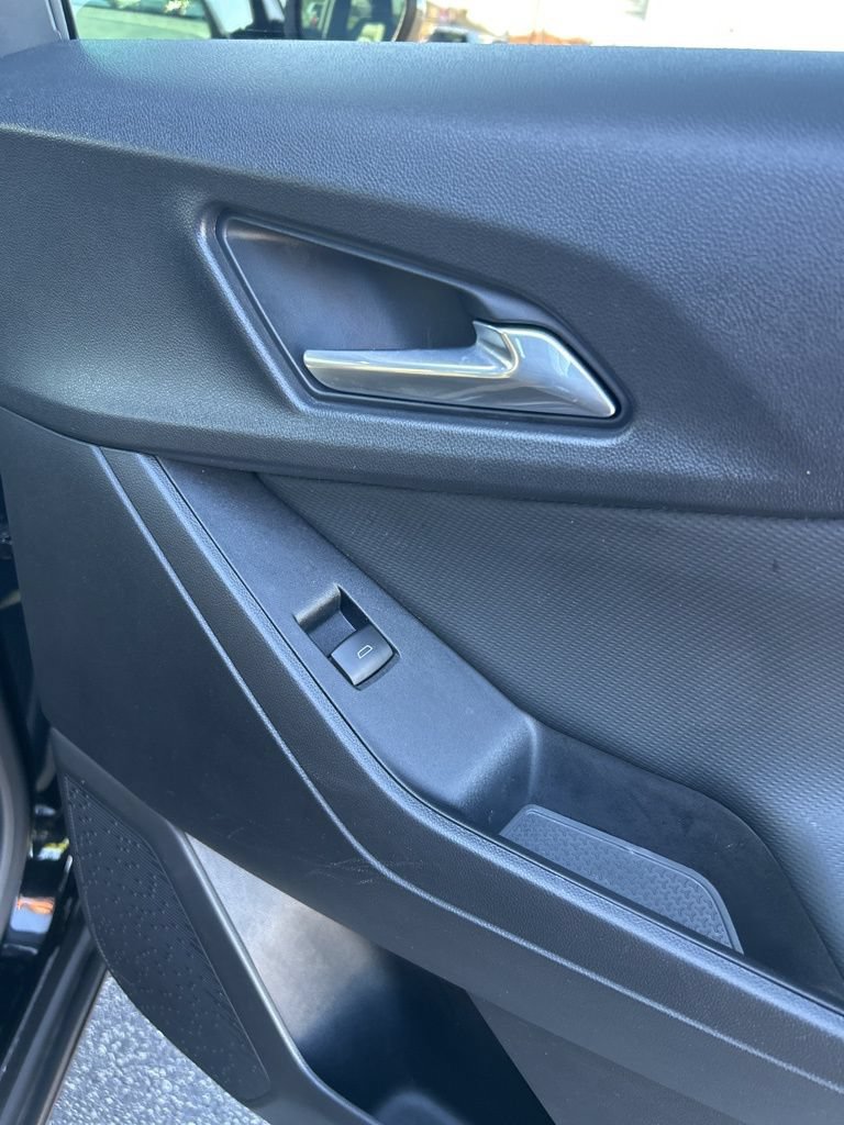 Used 2025 Chevrolet Equinox LT w/ Convenience Package II FWD image 58