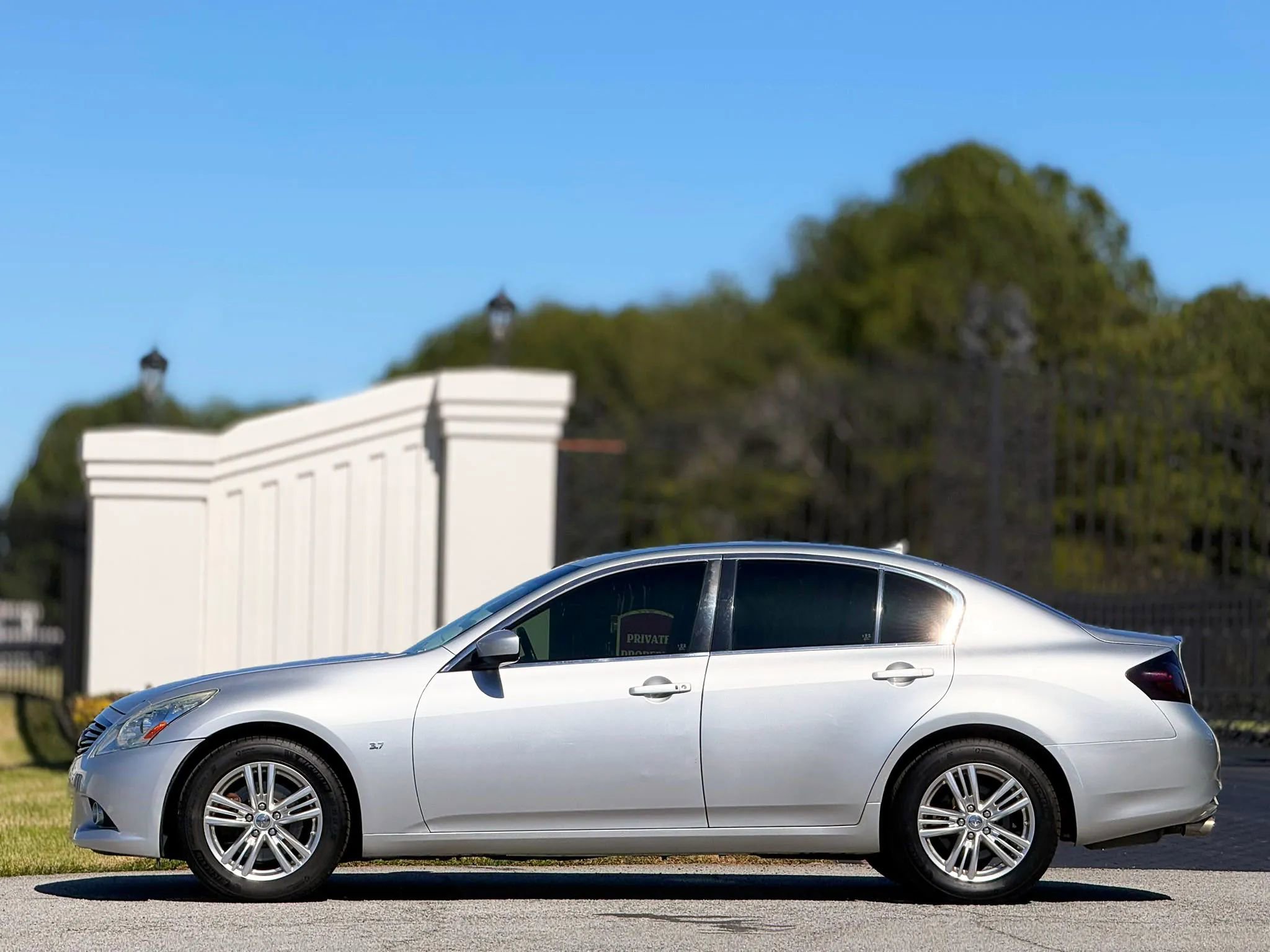 Used 2015 INFINITI Q40 AWD w/ Navigation Package image 7