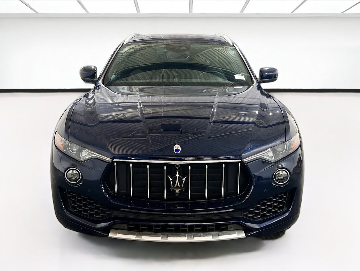 Used 2017 Maserati Levante w/ Luxury Package AWD/4WD image 2
