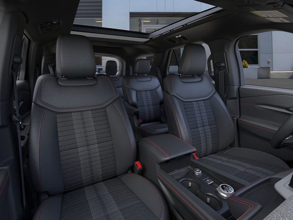 New 2026 Ford Explorer ST-Line w/ ST-Line Street Pack image 10