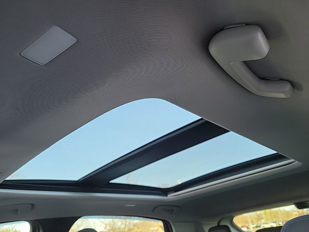 Used 2023 Nissan Ariya FWD image 39