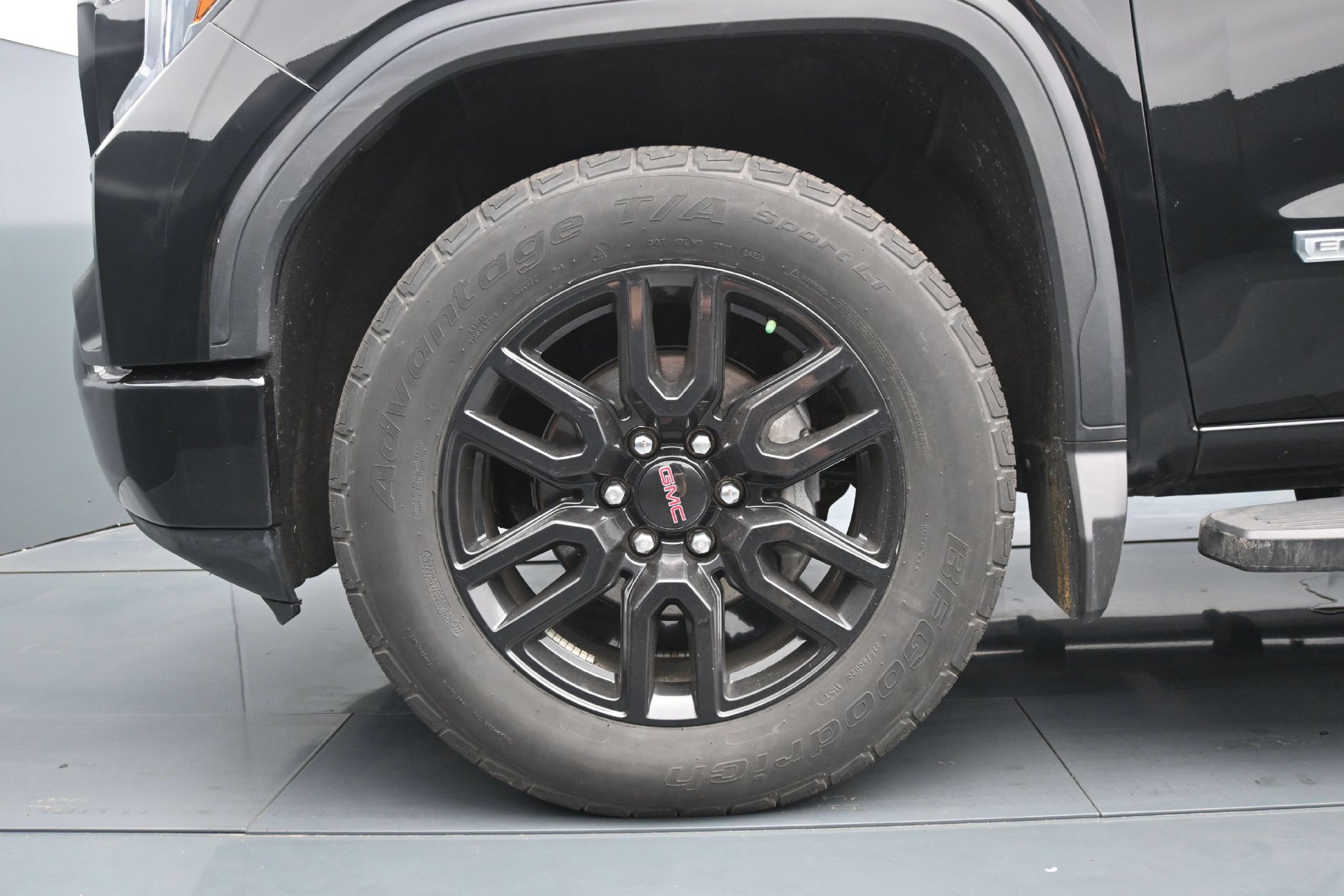 Used 2020 GMC Sierra 1500 Elevation w/ Elevation Value Package AWD/4WD image 24