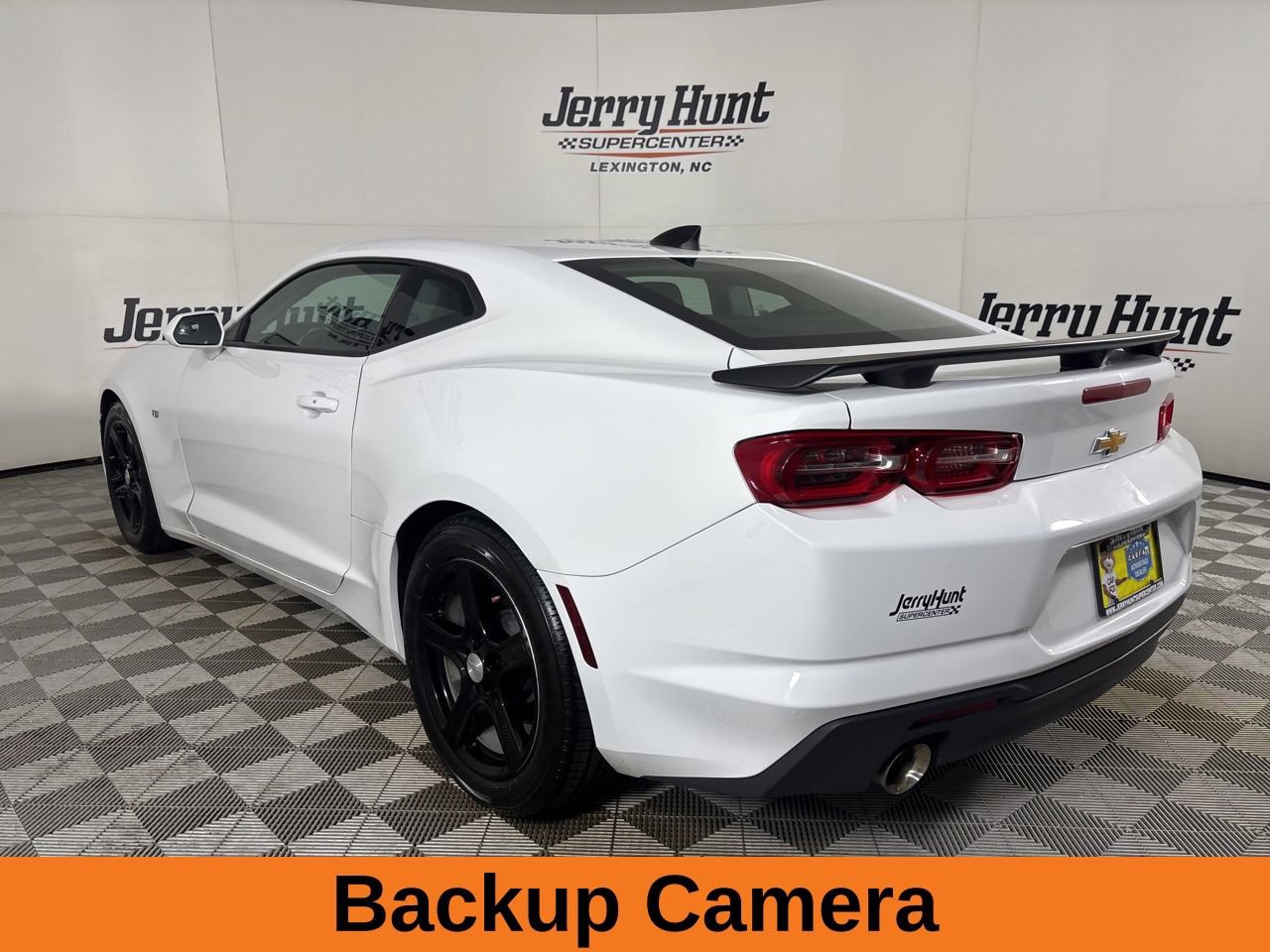 Used 2023 Chevrolet Camaro LT RWD image 8