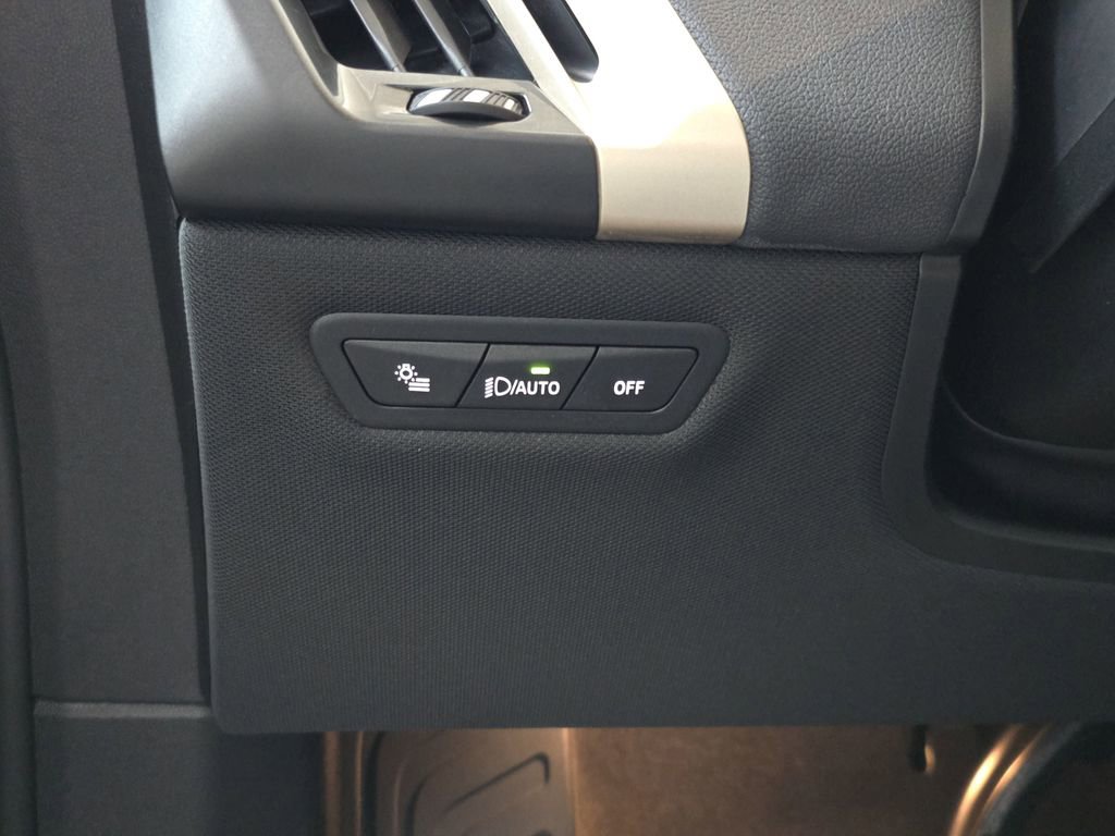 Used 2026 BMW iX xDrive45 w/ Executive Package image 27